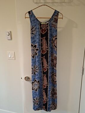 Vintage 90's Maxi Blue Boho/Batik Floral Tie-back Detail Sheath Dress (Size S)